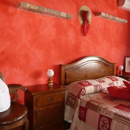 Agriturismo San Martino Castiglione Tinella Buitenkant foto