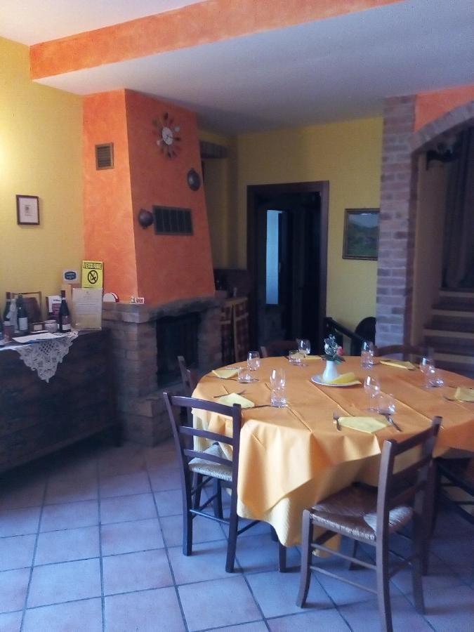 Agriturismo San Martino Castiglione Tinella Buitenkant foto